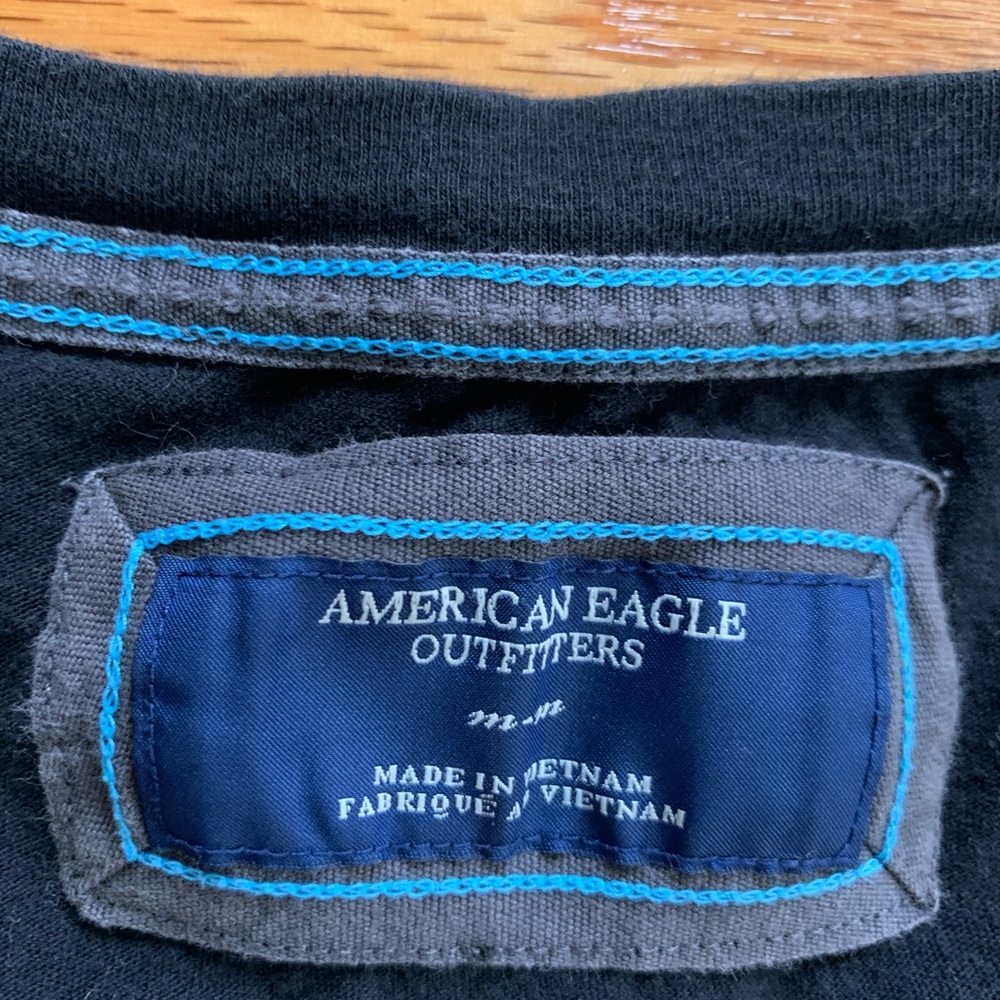 🛑 SOLD! 🛑 American Eagle. Black V-Neck T-Shirt with White Graphic. Size medium. - Picture 8 of 12